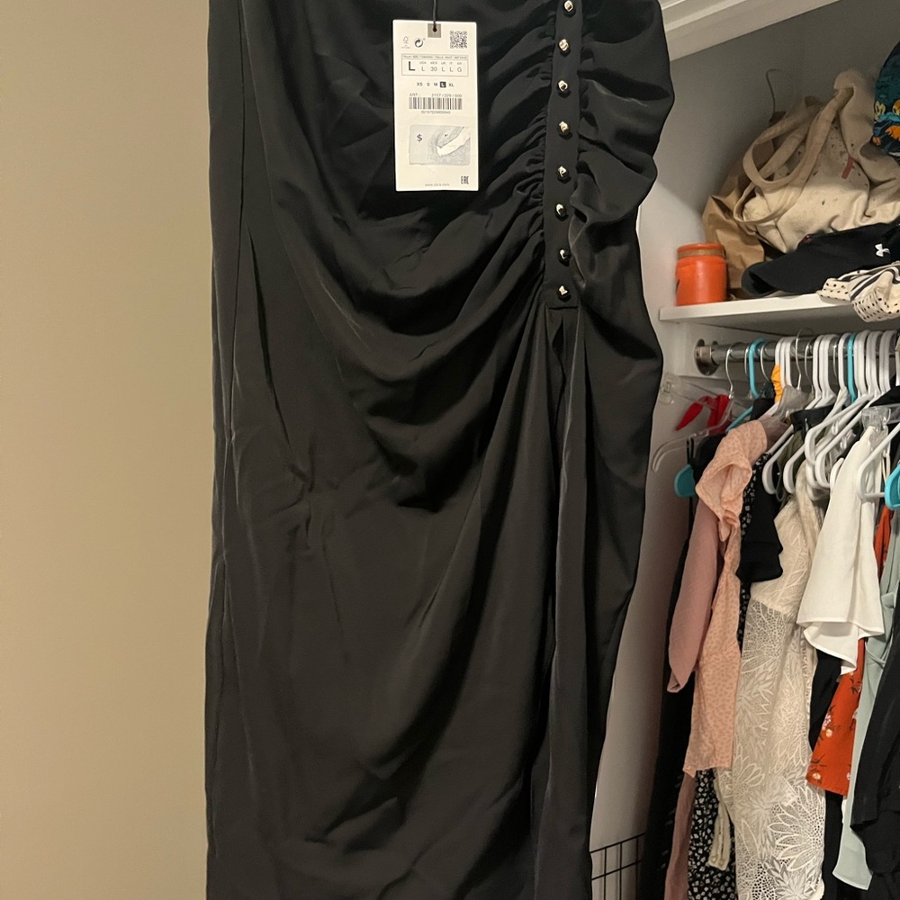 Zara Mid Black Skirt with Slit